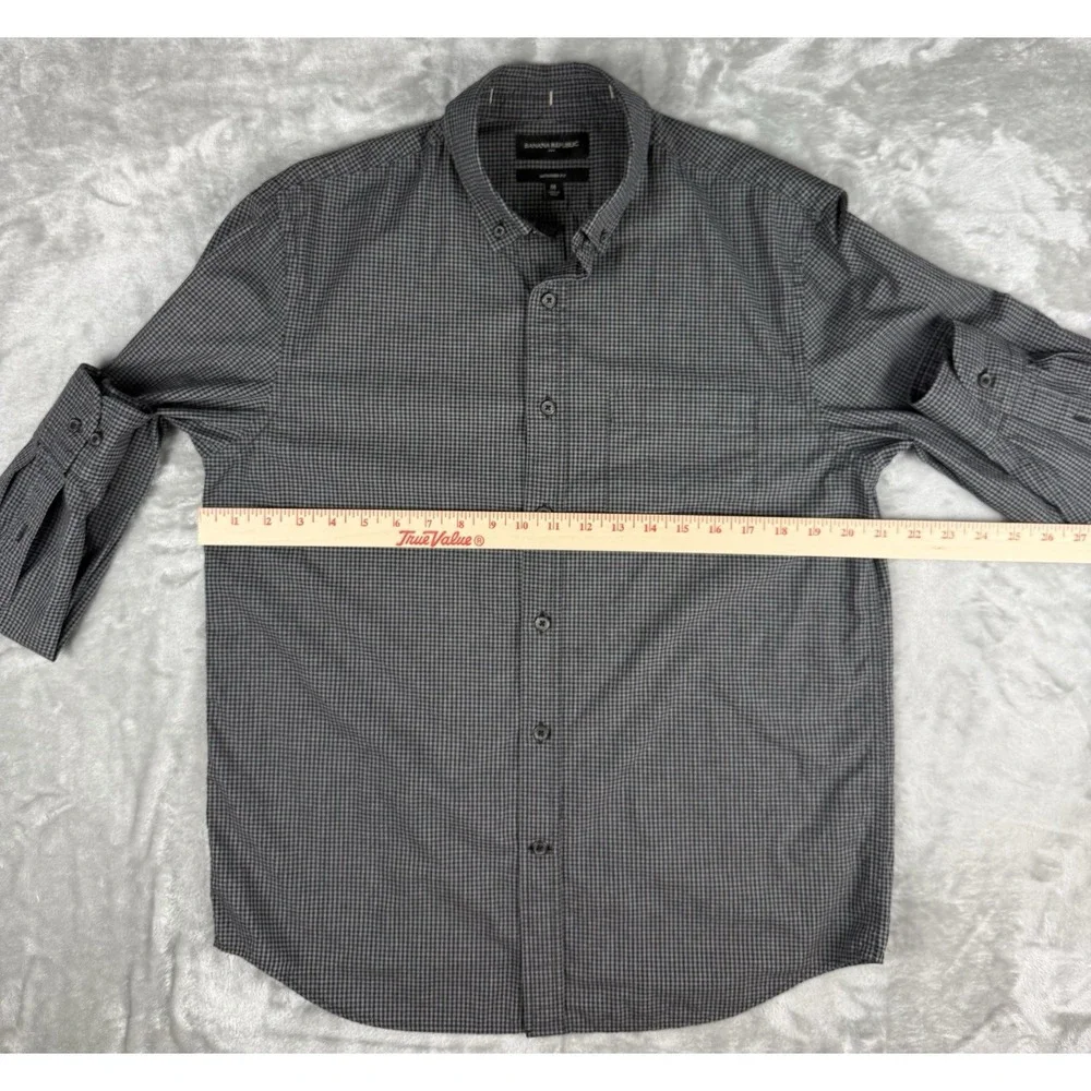 Banana Republic Untucked Fit Shirt Men Medium Gray Check Button Down Long Sleeve